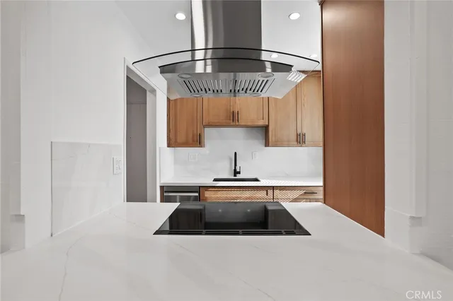 $338,000 | 1030 West MacArthur Boulevard, Unit 90, Santa Ana, CA 92707