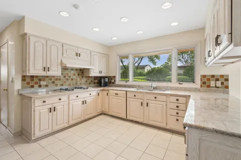 $995,000 | 2445 Vicki Lane, Northbrook, IL 60062