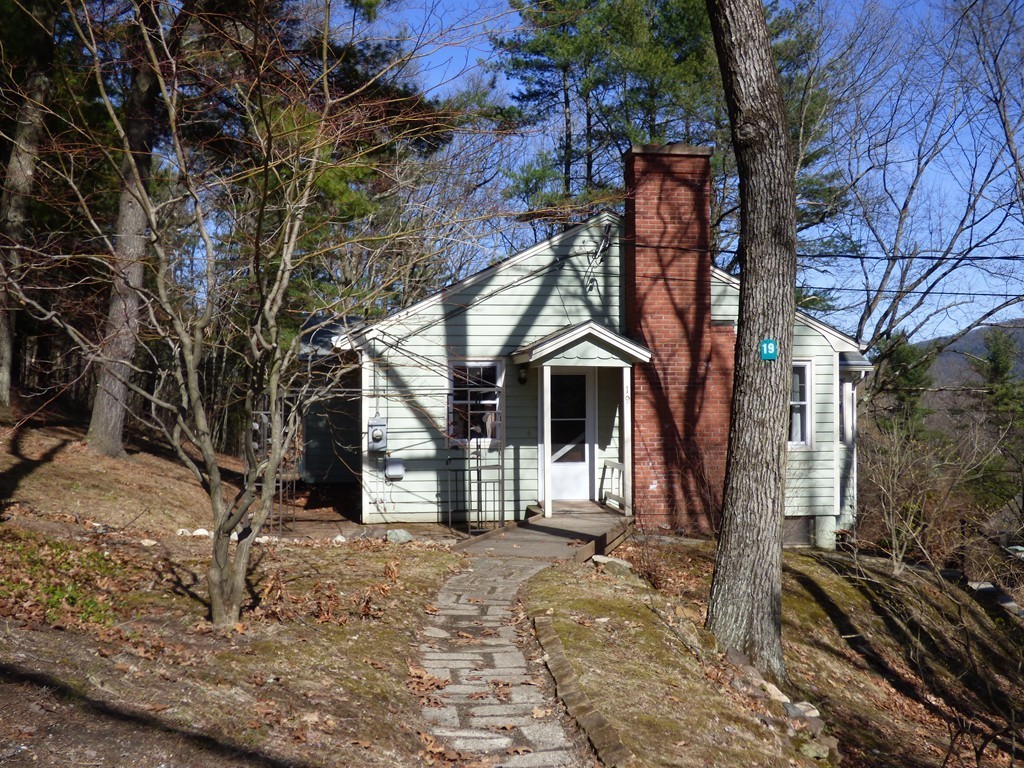19 Stage Road Deerfield, MA 01373 - Photo 3 of 29 Gallery Image 3
