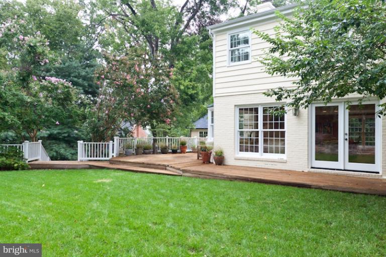 4733 34th Road North Arlington, VA 22207 - Photo 15 of 30 Side Yard