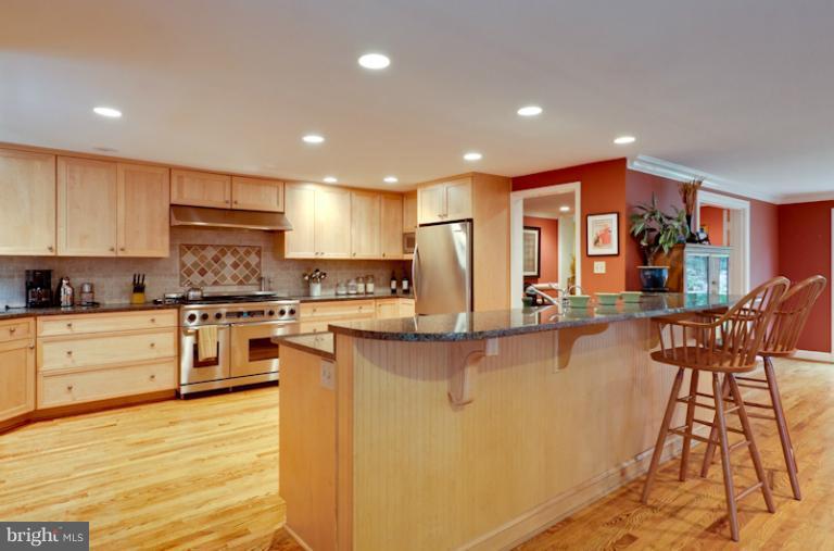 4733 34th Road North Arlington, VA 22207 - Photo 18 of 30 Kitchen