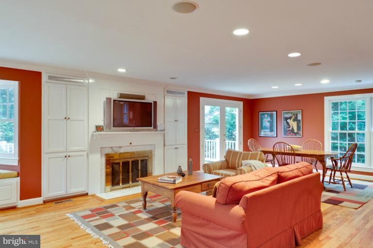 4733 34th Road North Arlington, VA 22207 - Photo 19 of 30 Family Room