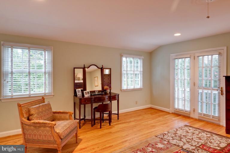 4733 34th Road North Arlington, VA 22207 - Photo 4 of 30 Bath (Master)