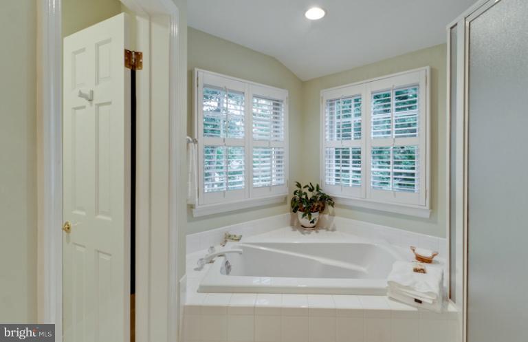 4733 34th Road North Arlington, VA 22207 - Photo 5 of 30 Bath (Master)