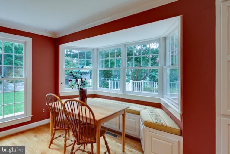 4733 34th Road North Arlington, VA 22207 - Photo 10 of 30 Window Seat