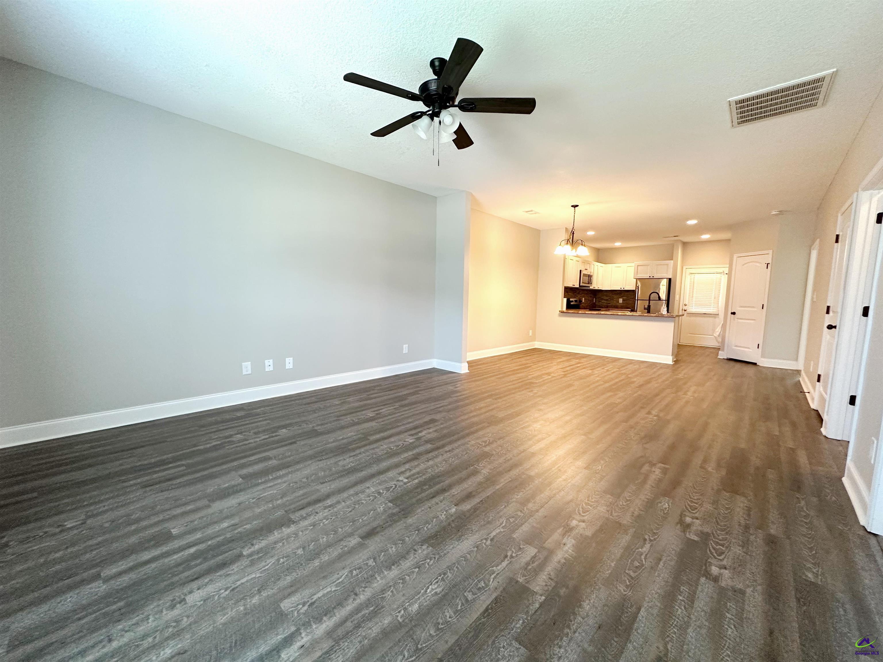 210 Grayton Way Perry, GA 31069 - Photo 2 of 15 Gallery Image 2