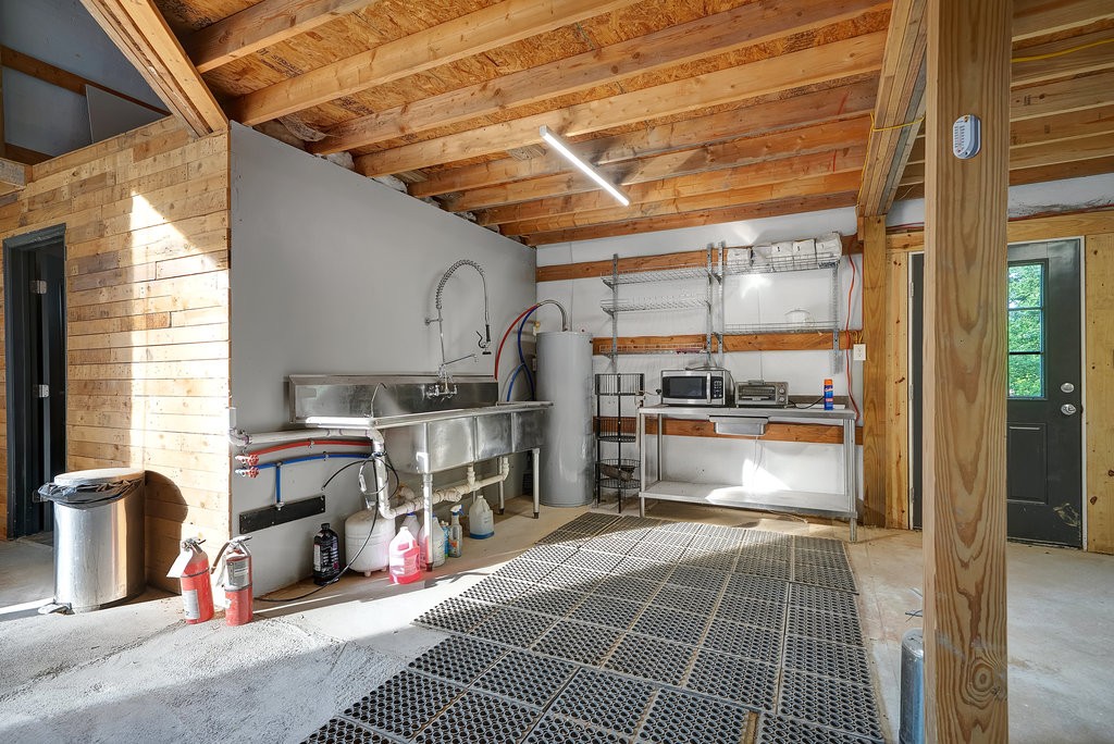 3155 Pigeon Spur Road South Pittsburg, TN 37380 - Photo 59 of 78 a view of a storage & utility room