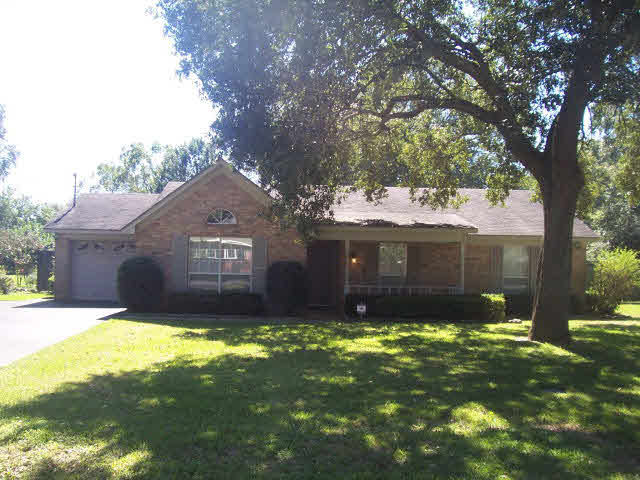 711 West Section Avenue Foley, AL 36535 - Photo 1 of 1