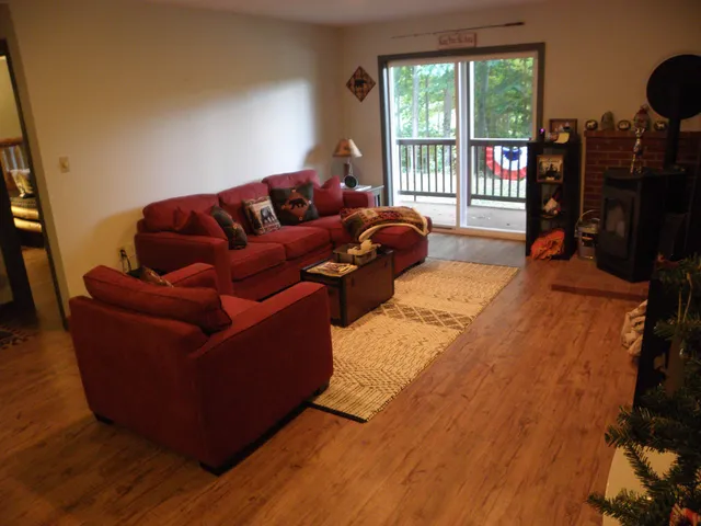 $1,925 | 5 Hummingbird Road, Unit 3, Lincoln, NH 03251