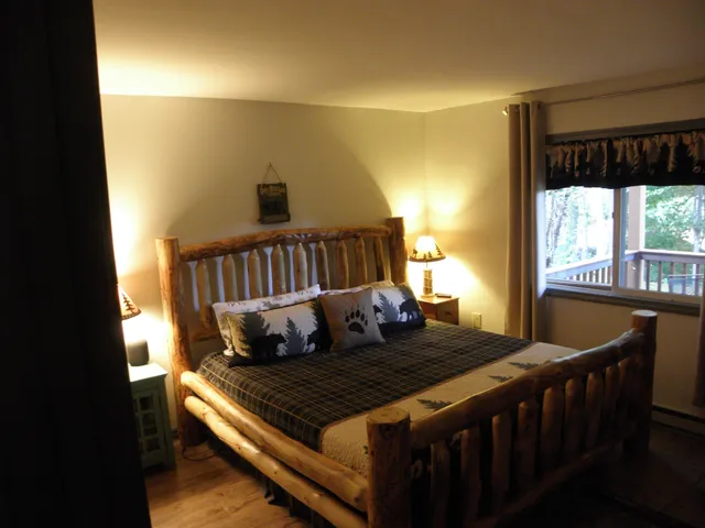 $1,925 | 5 Hummingbird Road, Unit 3, Lincoln, NH 03251