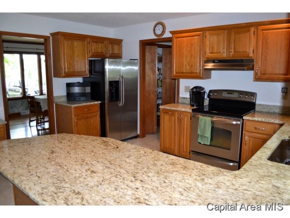 218 Sebring Road Springfield, IL 62707 - Photo 7 of 20 Gallery Image 7