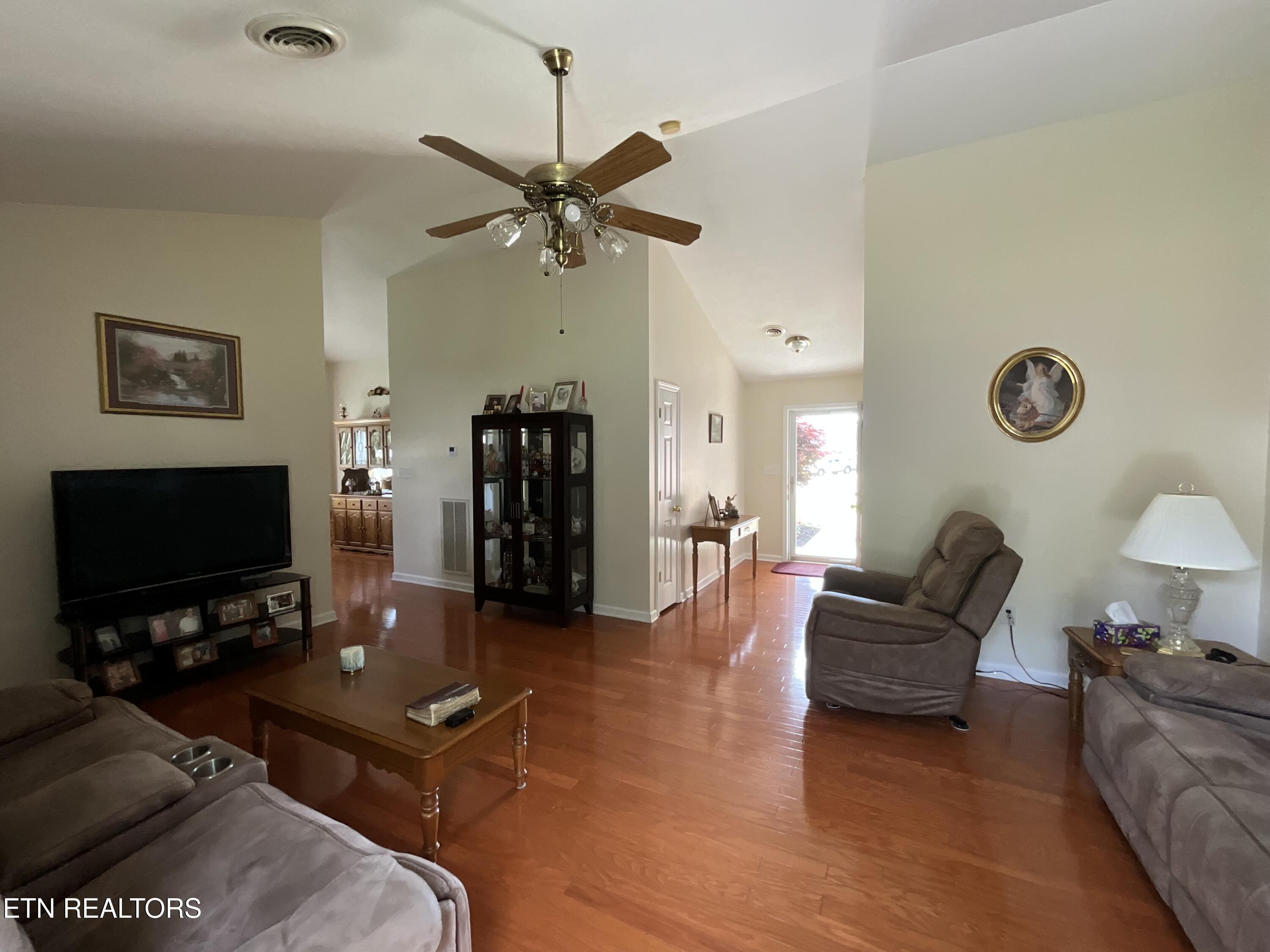 8405 Reality Lane Corryton, TN 37721 - Photo 4 of 21 IMG_1674