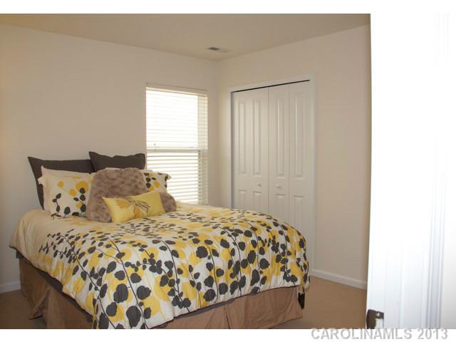 802 Rook Road Charlotte, NC 28216 - Photo 12 of 16
