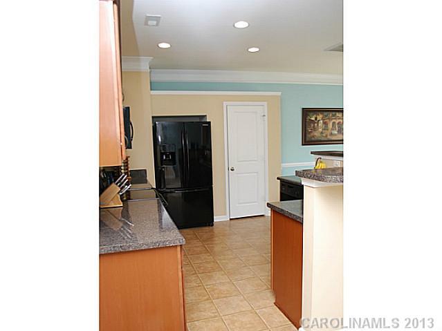 802 Rook Road Charlotte, NC 28216 - Photo 4 of 16