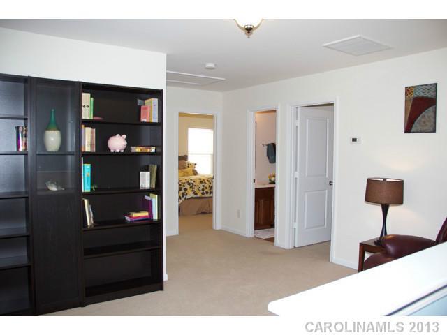 802 Rook Road Charlotte, NC 28216 - Photo 9 of 16