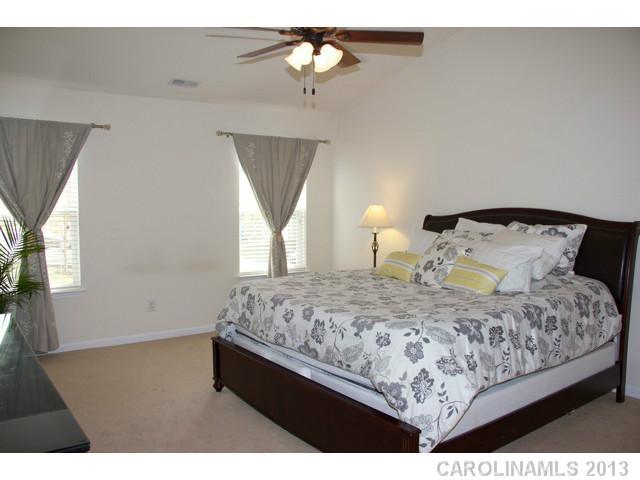 802 Rook Road Charlotte, NC 28216 - Photo 10 of 16