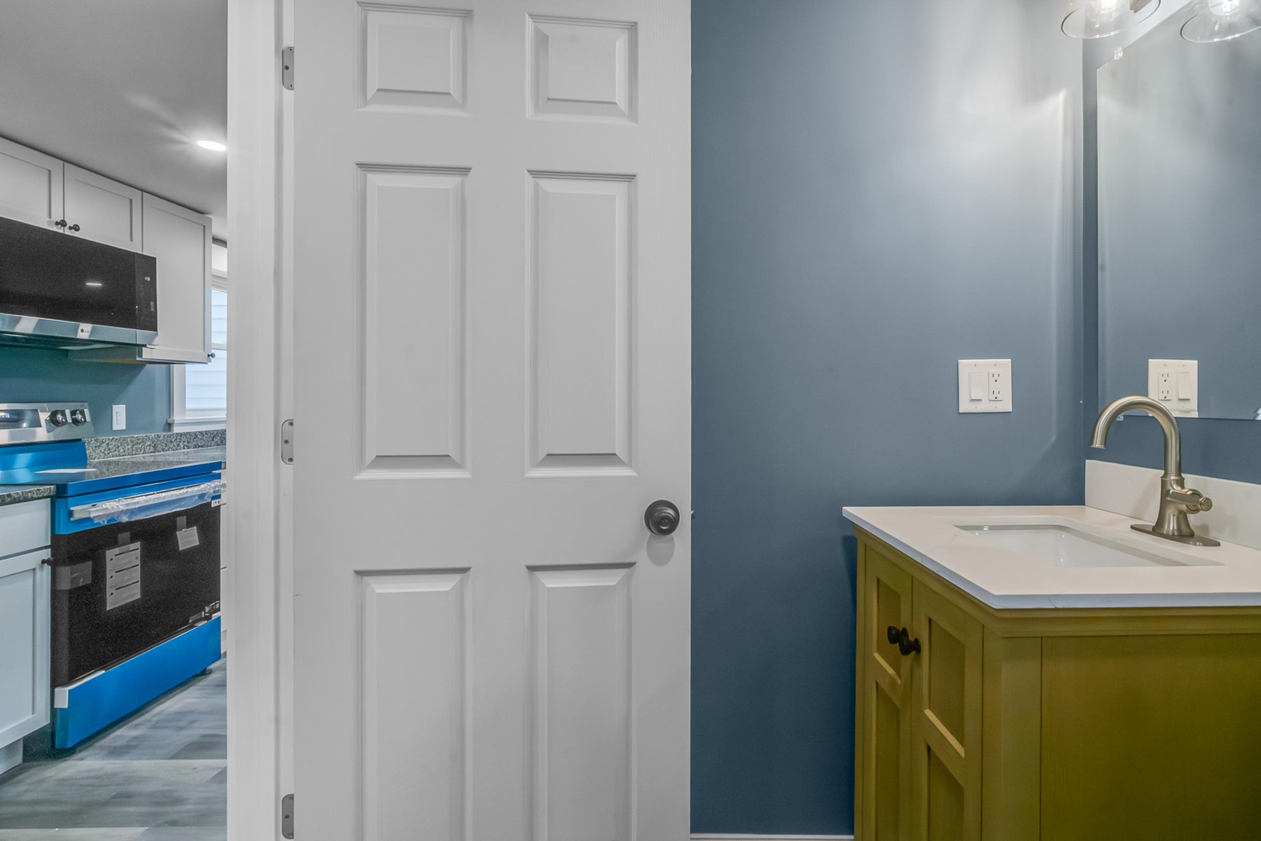 1299 Lake Shore Road Manchester, NH 03109 - Photo 12 of 35
