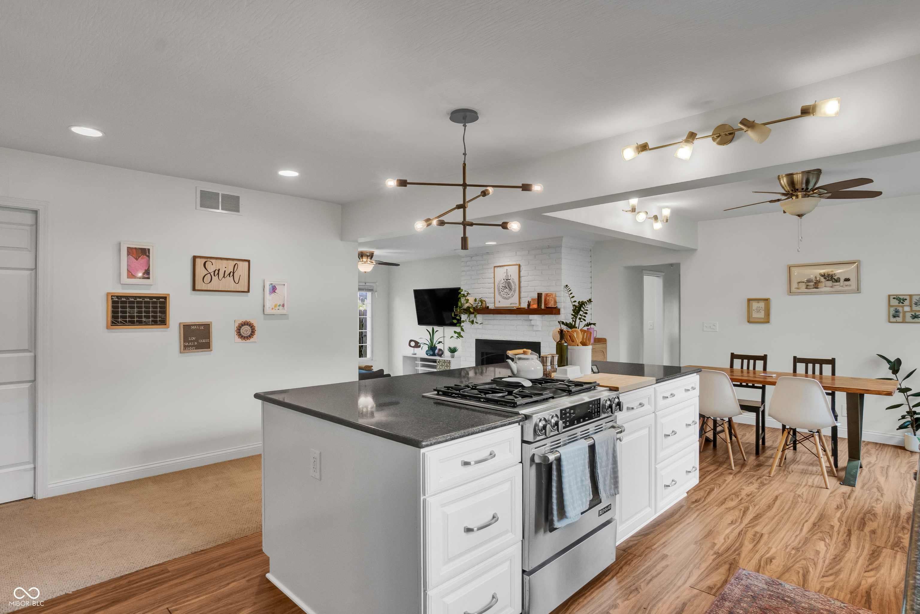 2222 Chestnut Street Columbus, IN 47201 - Photo 6 of 37