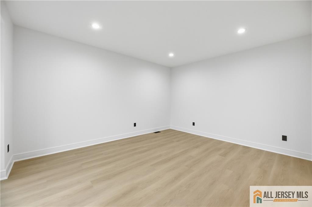 5 Hackett Drive Edison, NJ 08820 - Photo 8 of 78
