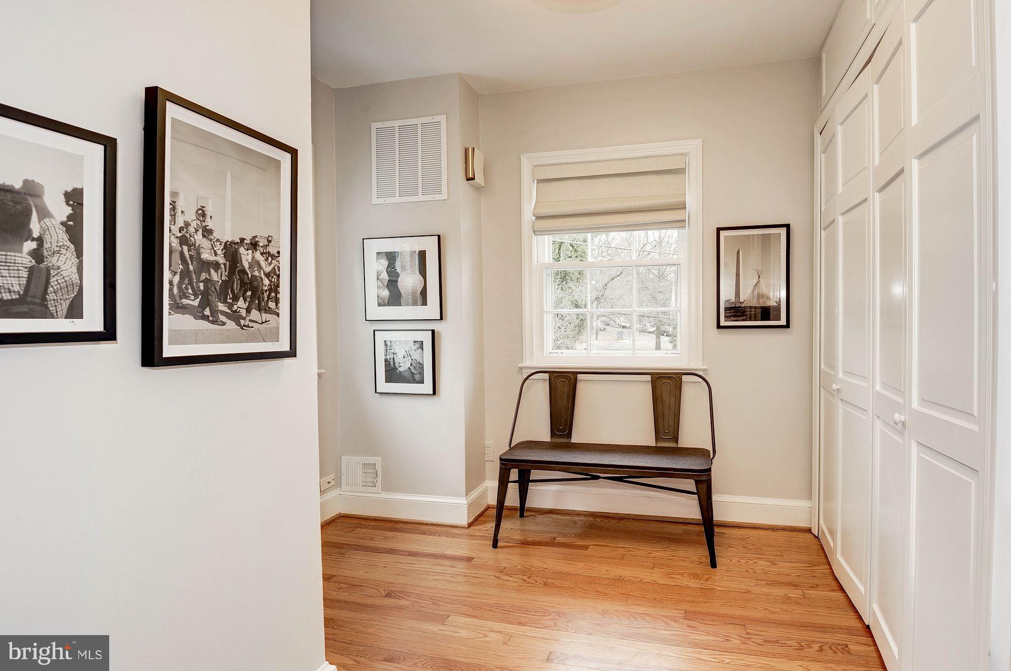 5000 Park Place Bethesda, MD 20816 - Photo 18 of 30 a living room with furniture and a window