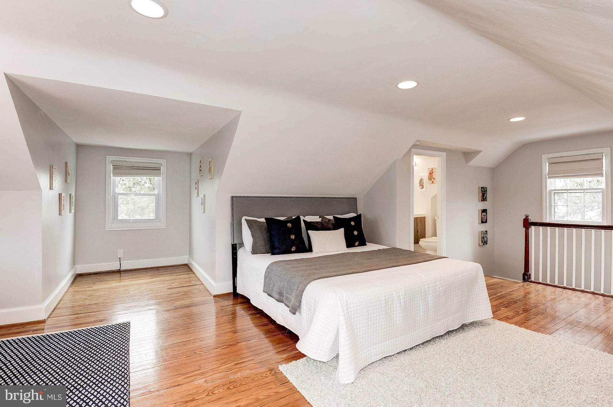 5000 Park Place Bethesda, MD 20816 - Photo 20 of 30 a bedroom with a bed and window