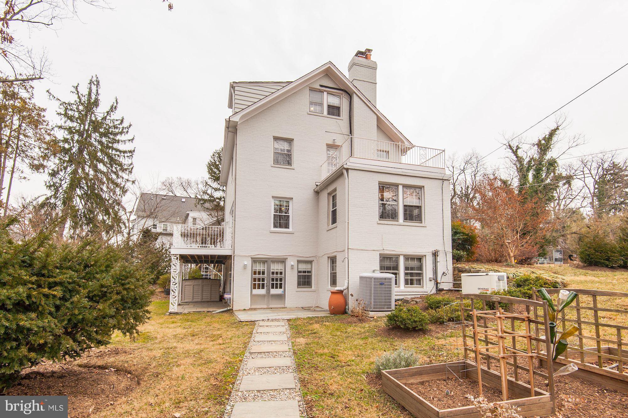 5000 Park Place Bethesda, MD 20816 - Photo 25 of 30 a large white building with a white roof