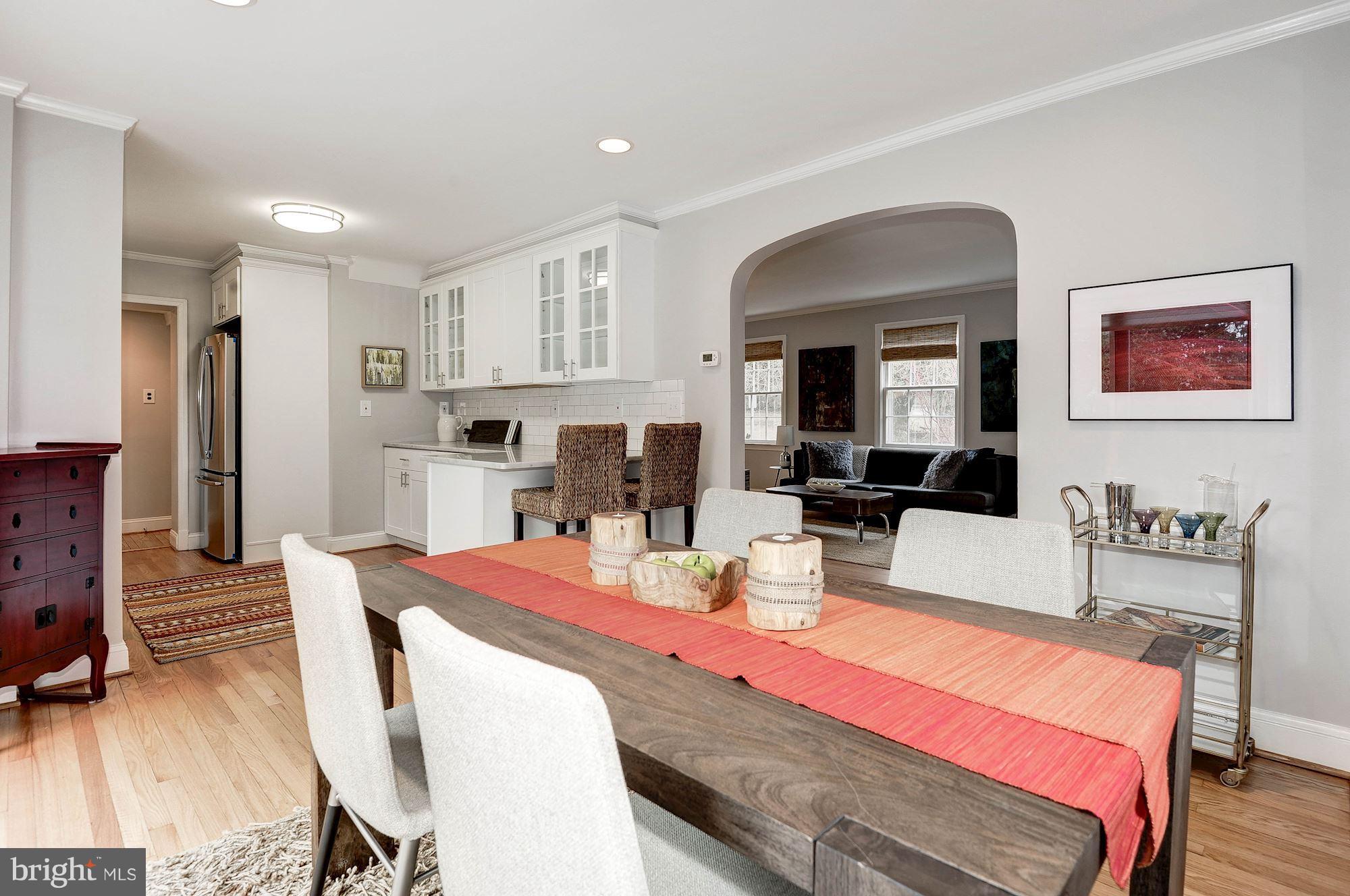 5000 Park Place Bethesda, MD 20816 - Photo 6 of 30 a view of a dining room with furniture