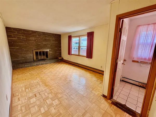 $299,900 | 923 Squires Avenue, Endicott, NY 13760