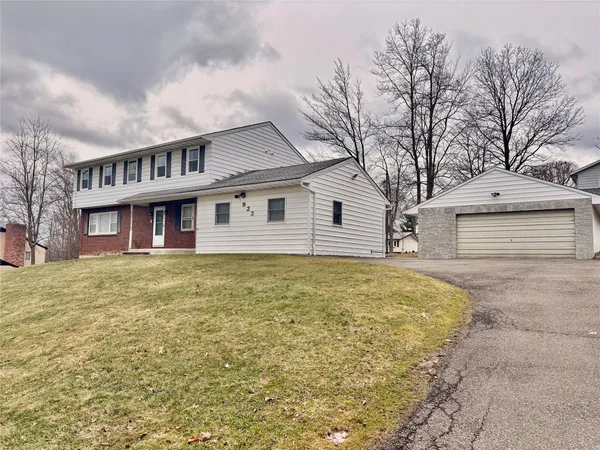 $299,900 | 923 Squires Avenue, Endicott, NY 13760