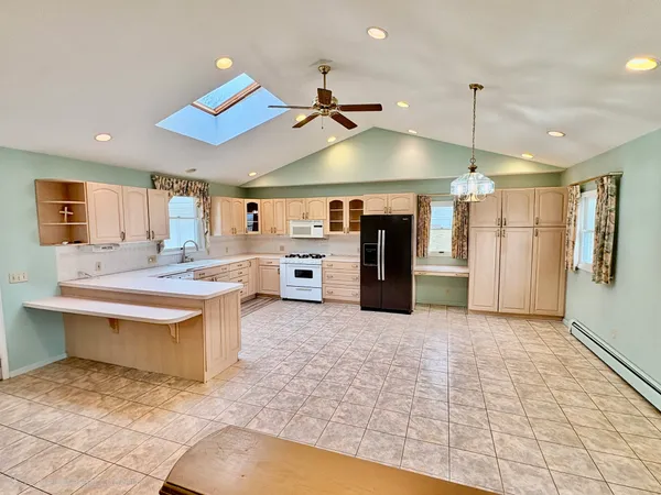 $299,900 | 923 Squires Avenue, Endicott, NY 13760