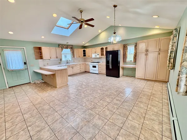 $299,900 | 923 Squires Avenue, Endicott, NY 13760