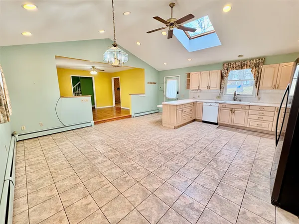 $299,900 | 923 Squires Avenue, Endicott, NY 13760