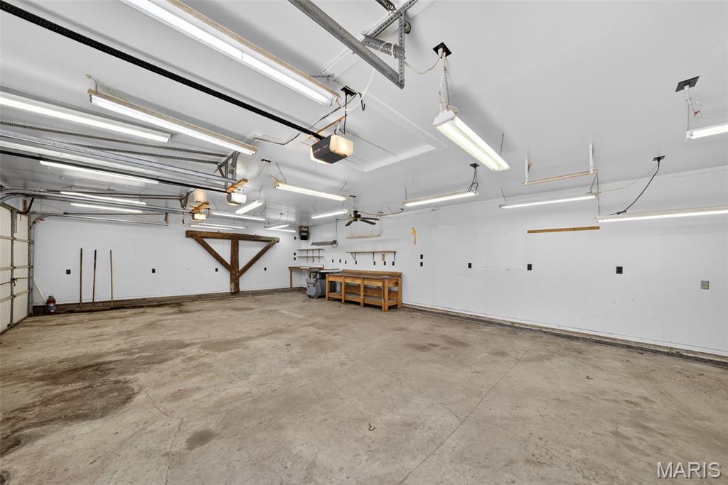 3909 Shackelford Road Florissant, MO 63034 - Photo 40 of 44