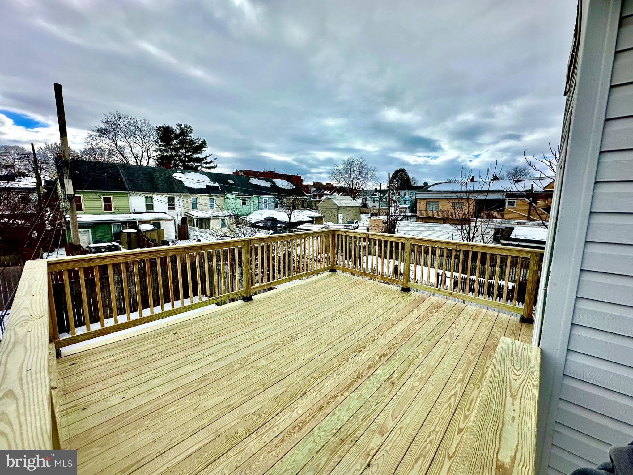 214 Chestnut Street Lebanon, PA 17042 - Photo 37 of 47 a balcony with wooden floor