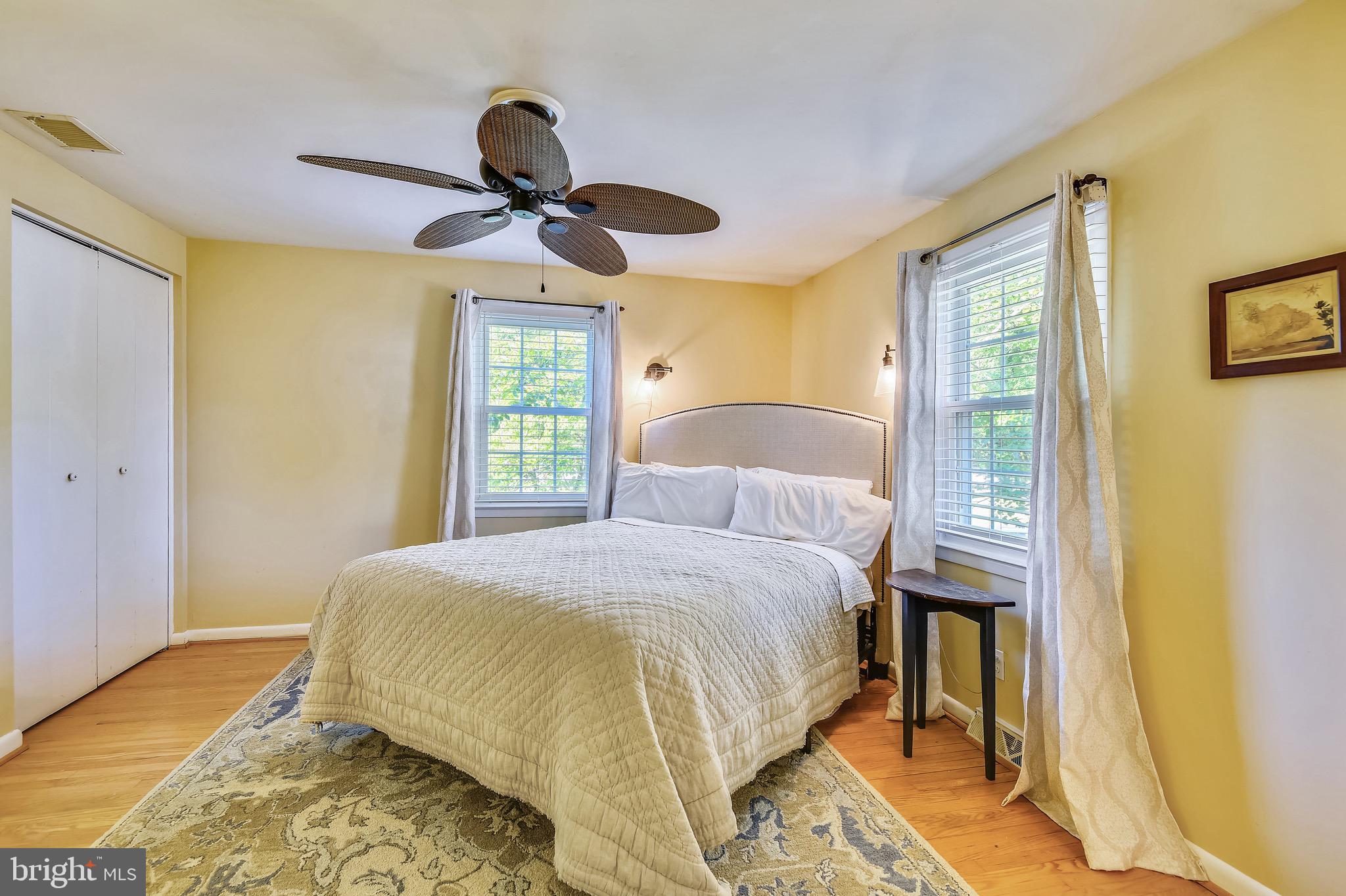 4 Severndale Road Severna Park, MD 21146 - Photo 22 of 44 Lots of natural light!