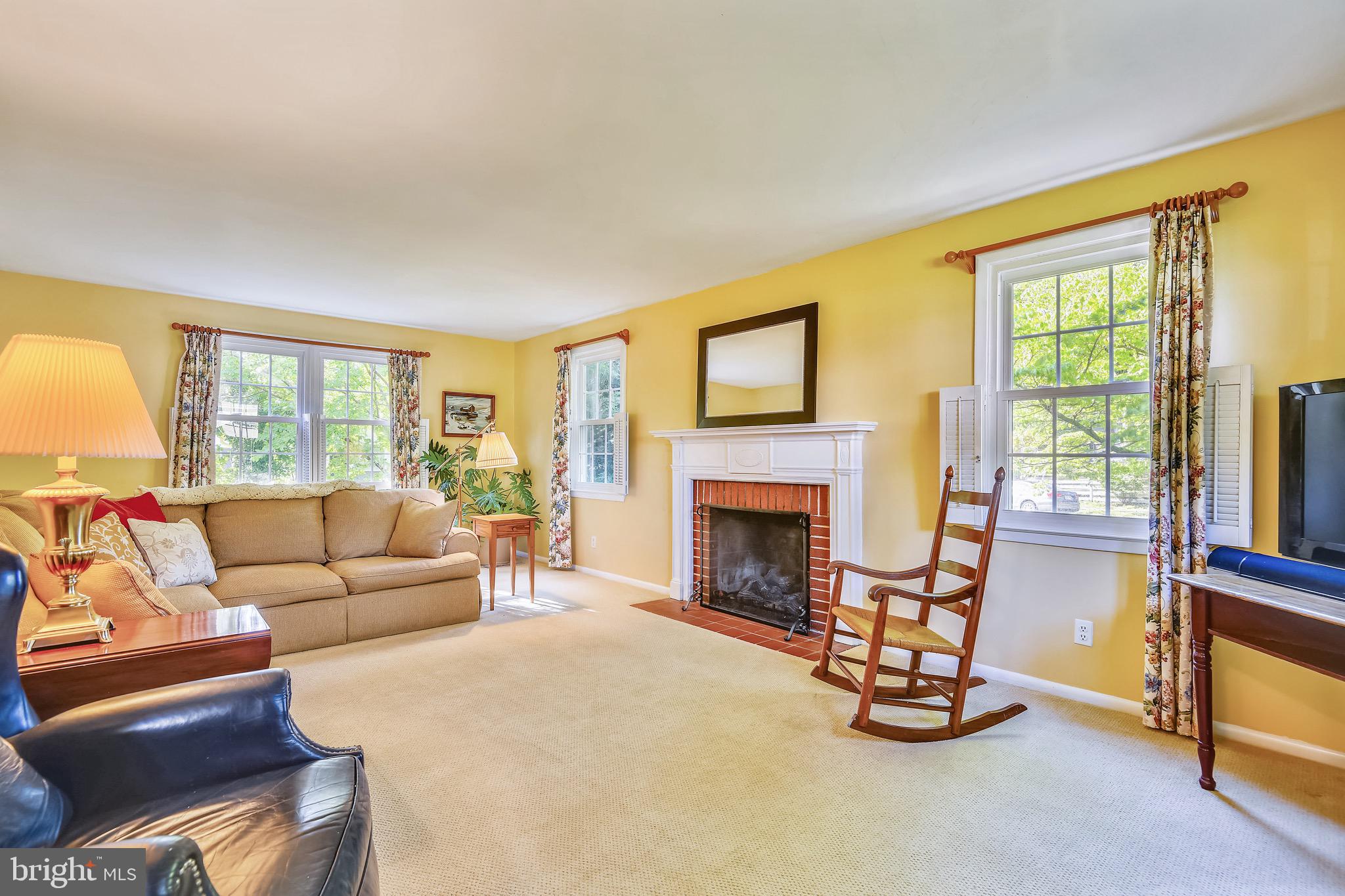 4 Severndale Road Severna Park, MD 21146 - Photo 7 of 44 Space for everyone!