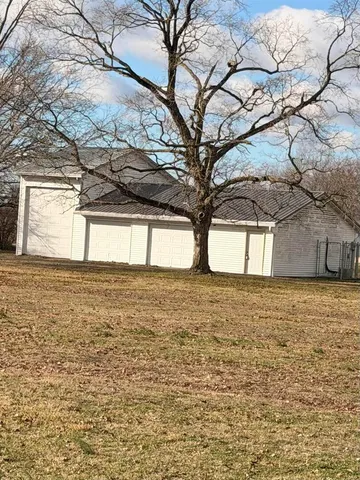 $89,900 | 403 East Croan Street, Irvington, IL 62848