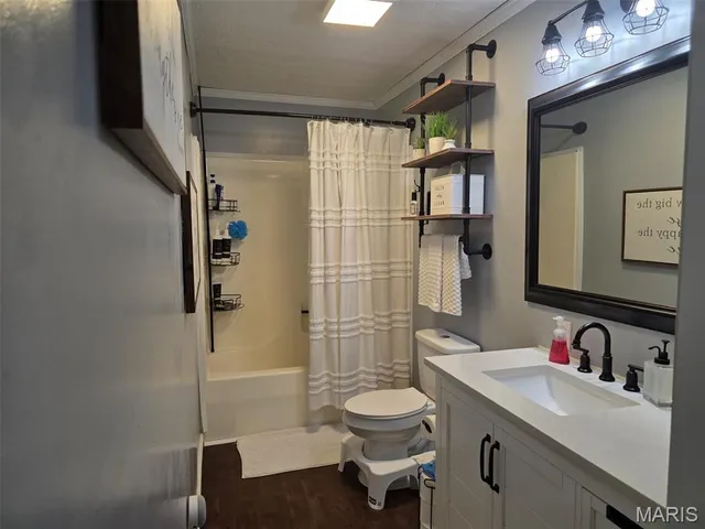 $320,000 | 35 Hickory Road, Nashville, IL 62263