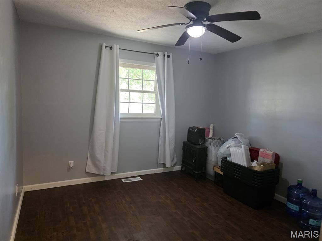 35 Hickory Road Nashville, IL 62263 - Photo 12 of 27