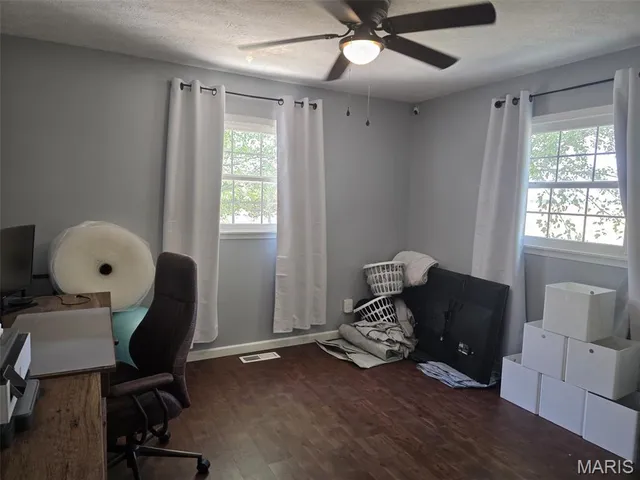 $320,000 | 35 Hickory Road, Nashville, IL 62263