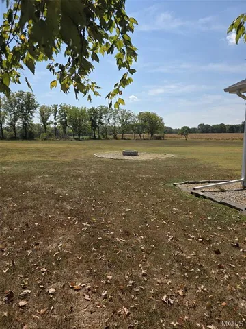 $320,000 | 35 Hickory Road, Nashville, IL 62263