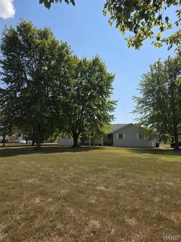 $320,000 | 35 Hickory Road, Nashville, IL 62263