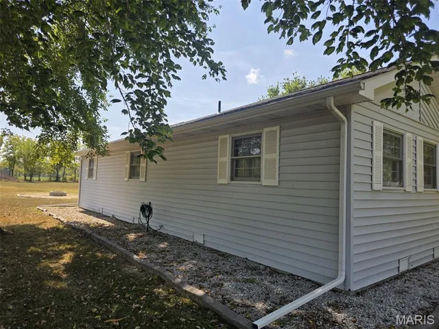 $320,000 | 35 Hickory Road, Nashville, IL 62263