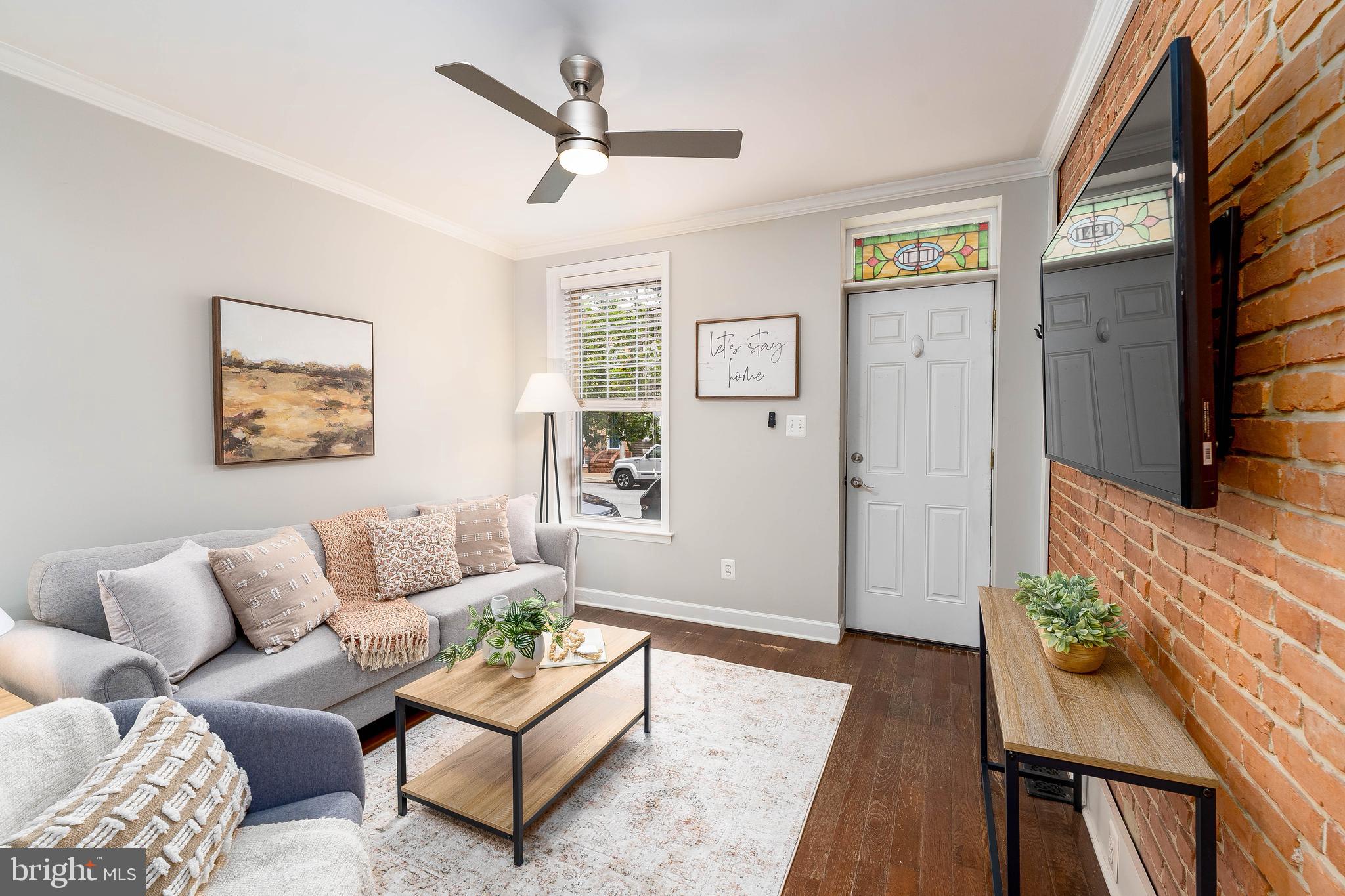 1421 Decatur Street Baltimore, MD 21230 - Photo 5 of 27 Living room with Entry view