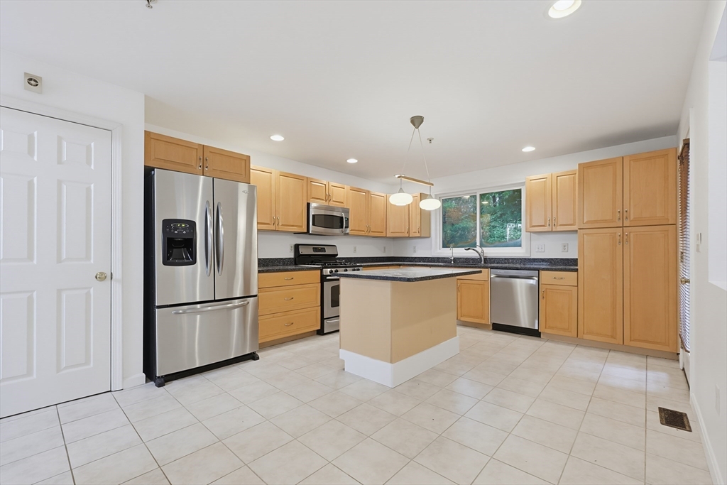 3103 Maple Brook Road, Unit 3103 Bellingham, MA 02019 - Photo 13 of 34