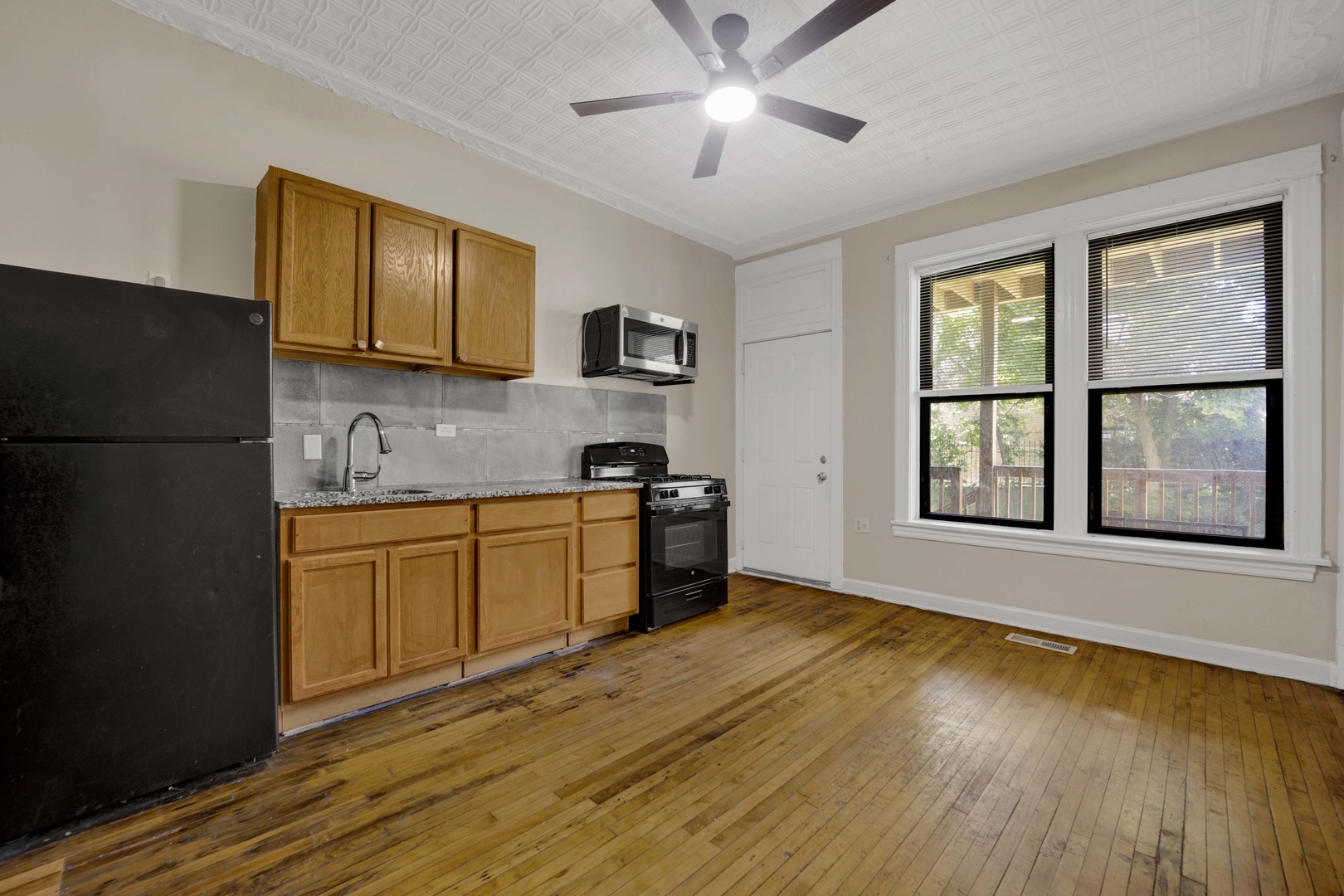 614 South Loomis Street, Unit 1 Chicago, IL 60607 - Photo 10 of 28