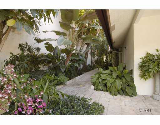 21552 Town Pl Drive Boca Raton, FL 33433 - Photo 1 of 15 Primary Photo