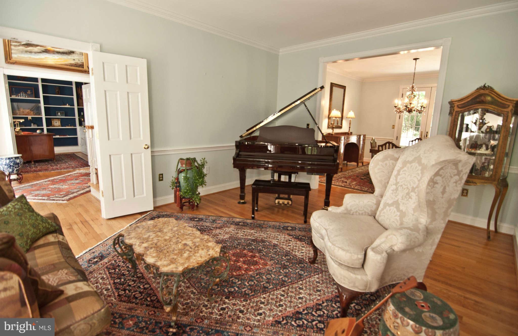 1144 Steamboat Road Shady Side, MD 20764 - Photo 4 of 25 Living Room