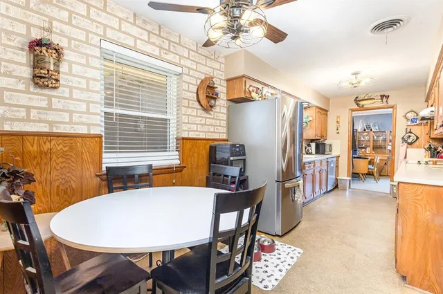 $300,000 | 2015 Woods Drive, Arlington, TX 76010