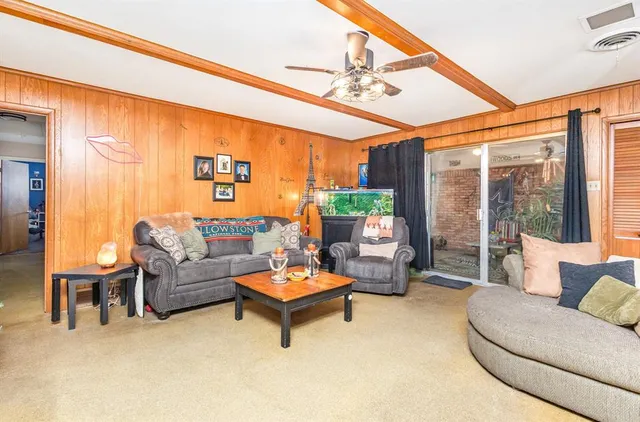 $300,000 | 2015 Woods Drive, Arlington, TX 76010